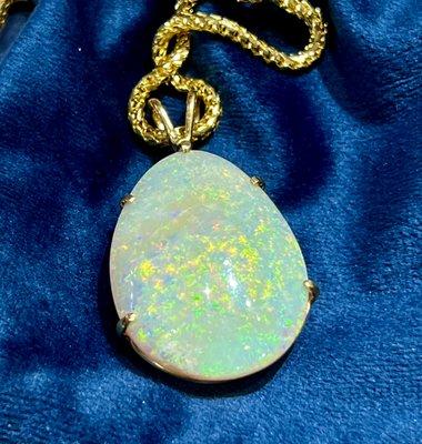 Opal in 18K