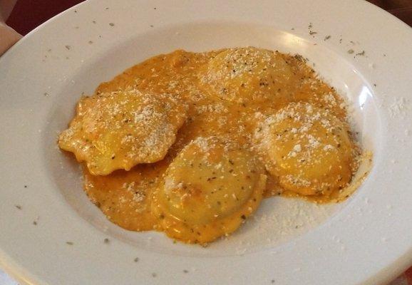 Ravioli sampler (Lobster, Mushroom, Cheese, and Beef)