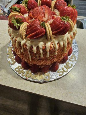 Mommie Cakes Strawberry Cakes