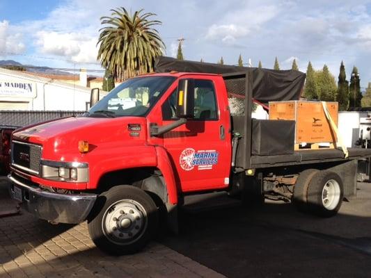 Crane service vehicle