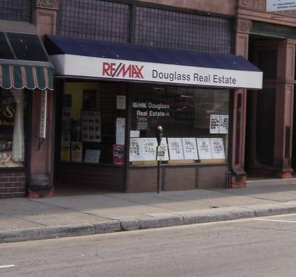 Shelden Avenue entrance.