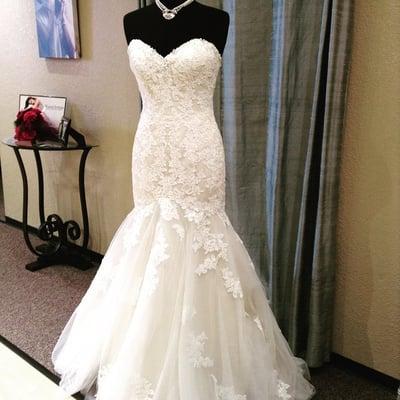 We are always getting great new arrivals! This is one of our most recent new arrivals. It is an Essense of Australia gown.