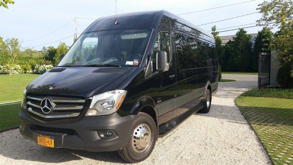 Choose from Mercedes Benz Limo Buses, 27 passenger bus or Stretch Limousine. Toll Free: 866-780-3195 Cell: 516-317-3890