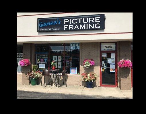 Gianna's Fine Art & Custom Picture Framing