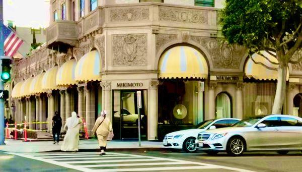 Mikimoto jewelry shop known for precious south seas pearls anchors the southwest corner of the Beverly Wilshire Hotel. Global $$$$ shoppers