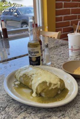 Got the wet Burrito Mojado it was yummy