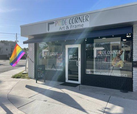 Art gallery & custom frame shop in the heart of Wilton Manors Florida