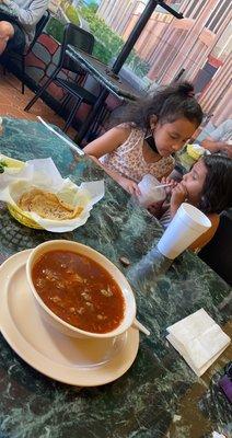 Tacos de birria y caldo de birria