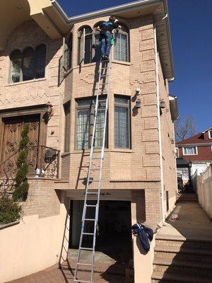 Residential window cleaning. Bohemia window cleaning.