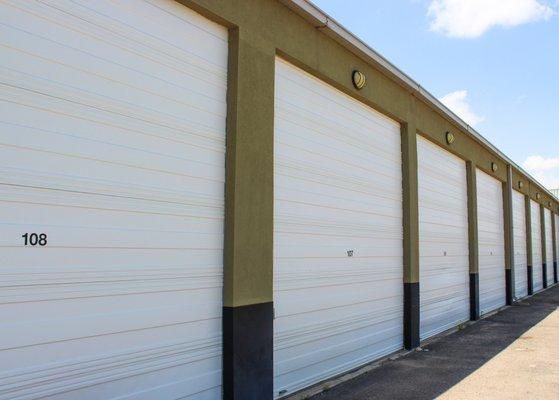 Easy Stop Storage in Midland, TX offers a variety of storage unit sizes & amenities!