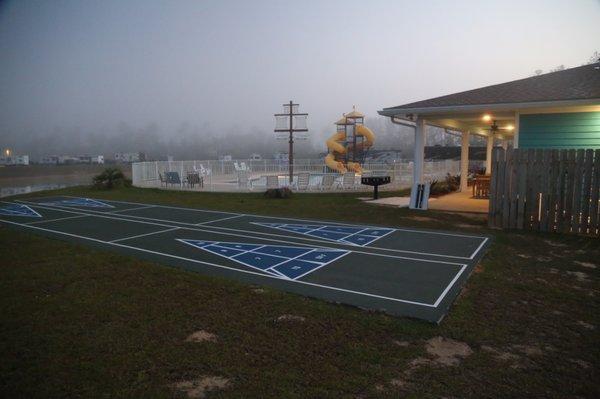 Shuffle board