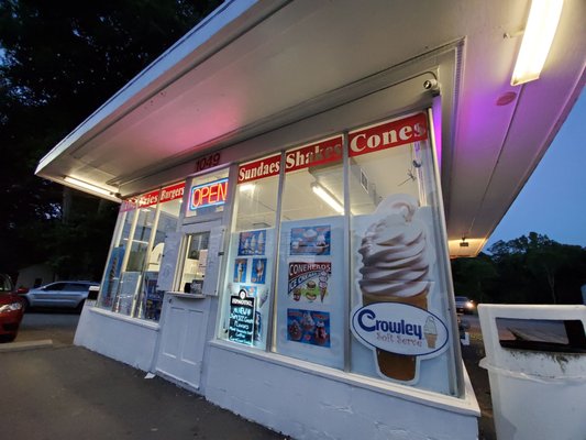 Coneheads Ice Cream Stand