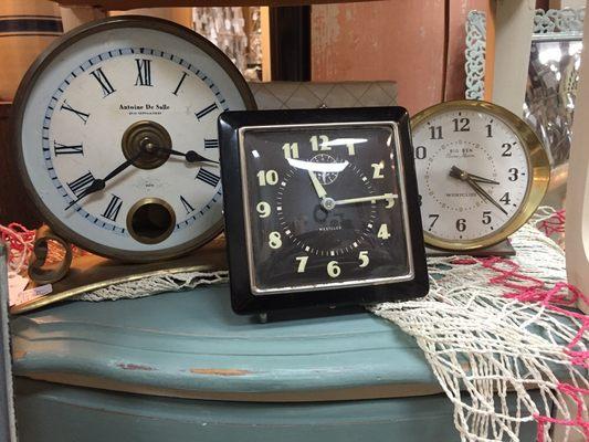 Vintage clocks to complete your collection