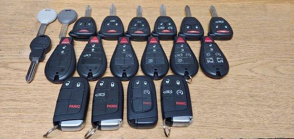 Dodge/Chrysler/Jeep old and new style transponder key and fobs