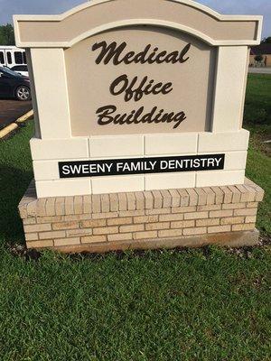 Sweeny Family Dental Sign