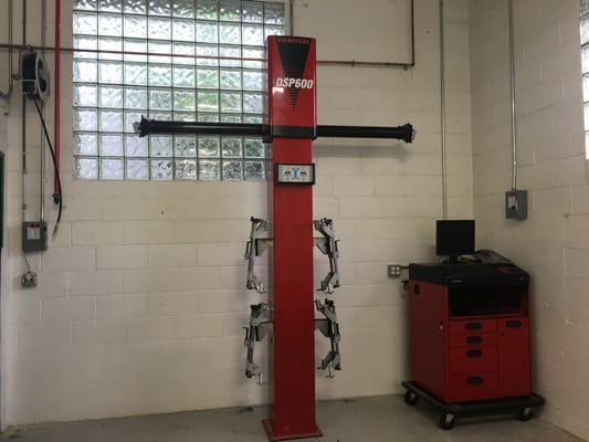 State of the art Hunter Wheel Alignment machine