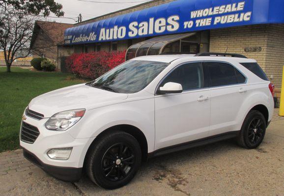 2016 Chevy Equinox LT   very clean and runs great   156,000 miles