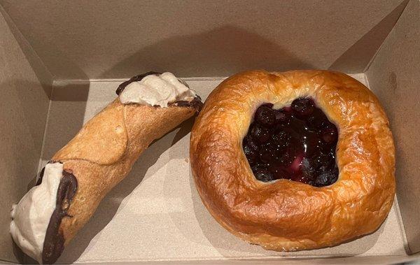 Cannoli & Blueberry Pastry