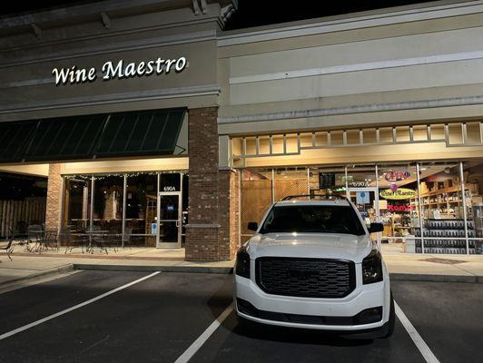 Dining and store side of Wine Maestro