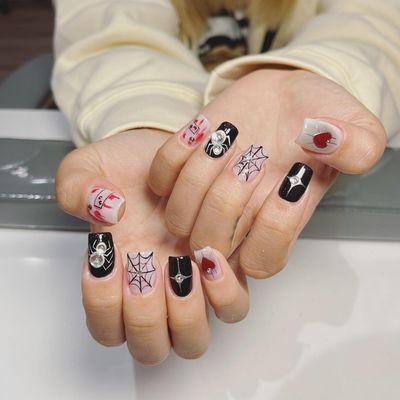 Halloween nails