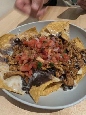 Nachos de pollo asado