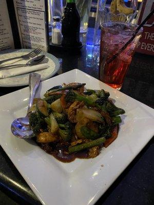 Happy Family: shrimp, beef, chicken with broccoli, zucchini and green beans in brown sauce.