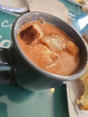 Tomato soup with chilled cheese croutons