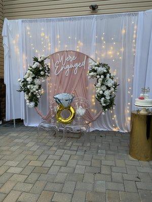 Backdrop with cake stand