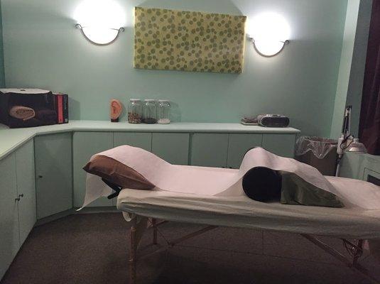 Pregnancy acupuncture | Treatment room