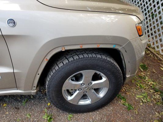 Before pic Went through a down pour on I 5 and lost the fender flare on my Jeep.