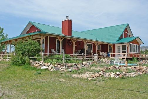 Maybe you dream of a ranch in the country. I have my own horses and know what you need to keep your animals happy and healthy.