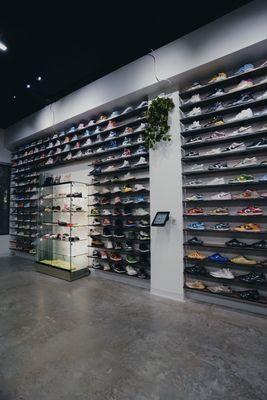 Shoe Wall