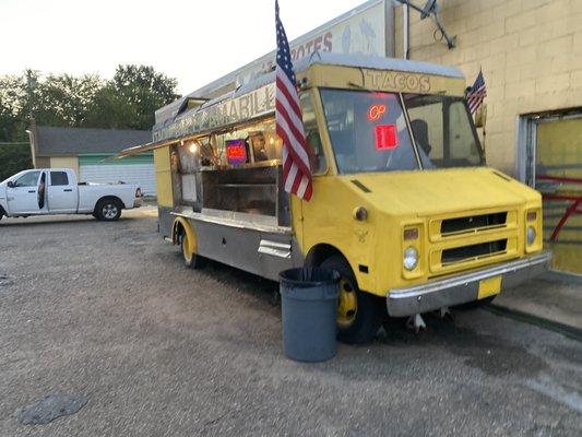 Taqueria El Amarillo