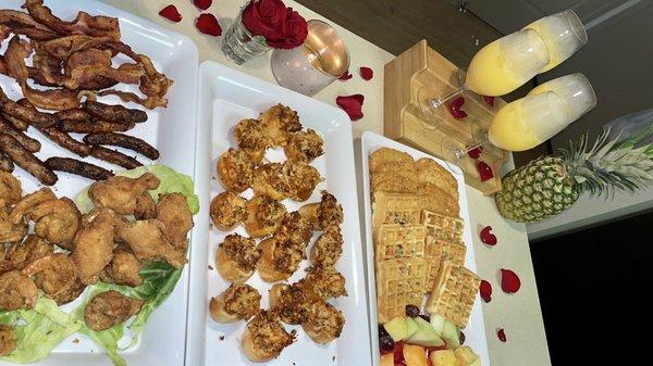 Brunch set up for a private chef event ! DM us on IG to book! @lacedwithsugarllc_