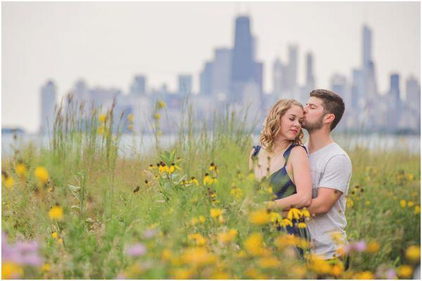 Summer love engagement session in Chicago