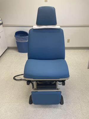 Four piece medical chair in bluebird