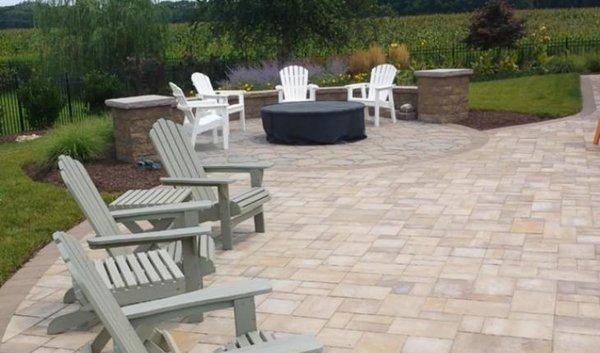 Paver patio & firepit.