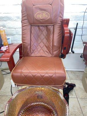 Very comfortable and sanitary pedicure massage  chairs!!!