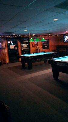 2 diamond pool tables ($1.00/game)