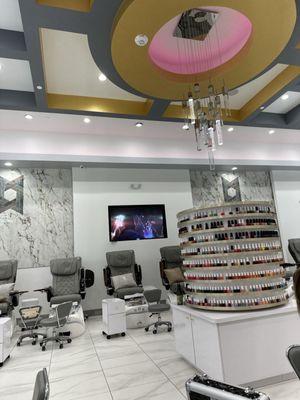 Best nail salon