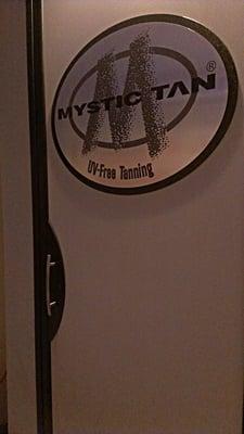 Mystic spray tan booth