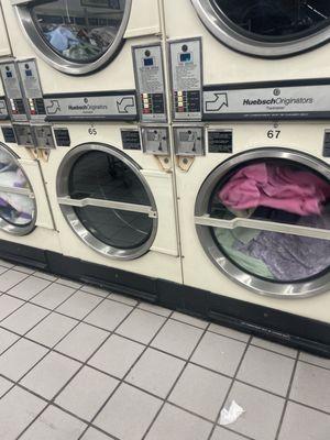 St Charles Laundromat and Cleaner