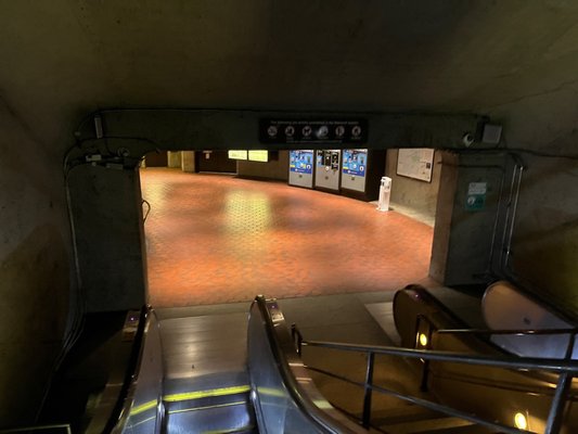 Clarendon Metro Station