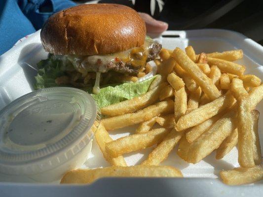 Jalapeño popper burger