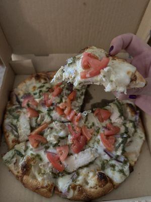 Garlic chicken pizza