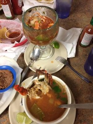 Copa Gigante cocktail and Caldo Jaiva. Delicious!