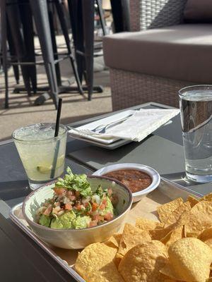 Cute patio pulled us in on a nice afternoon. Great weekday deals. Delicious tacos and good margs.