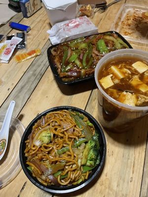 Vegetable lo mein, Hot And Sour Soup, Shredded Beef With Spicy Sauce