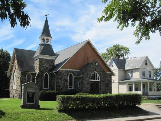 The Lutheran Church of the Redeemer is a congregation of theMissouri Synod. Divine Service is held every Sunday at 9:00 a.m..