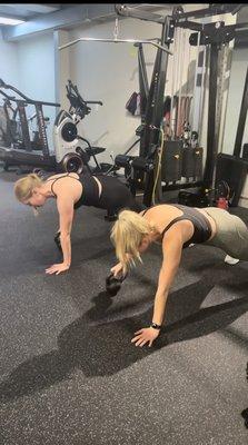 Kettle bell exchange planks ‍